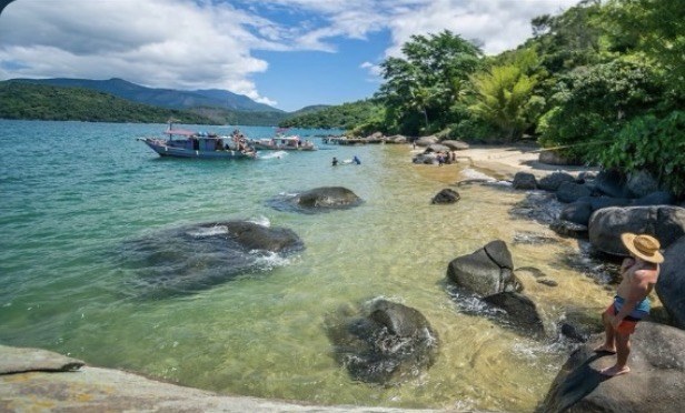 Saco da Velha, no lado sul de Paraty