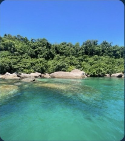 Ilha do Algodão, no lado sul de Paraty