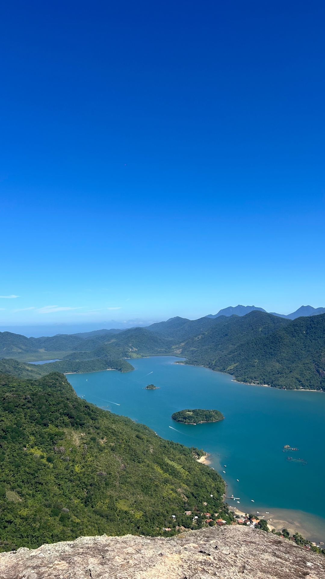 Saco do Mamanguá visto do alto do Pão de Açúcar