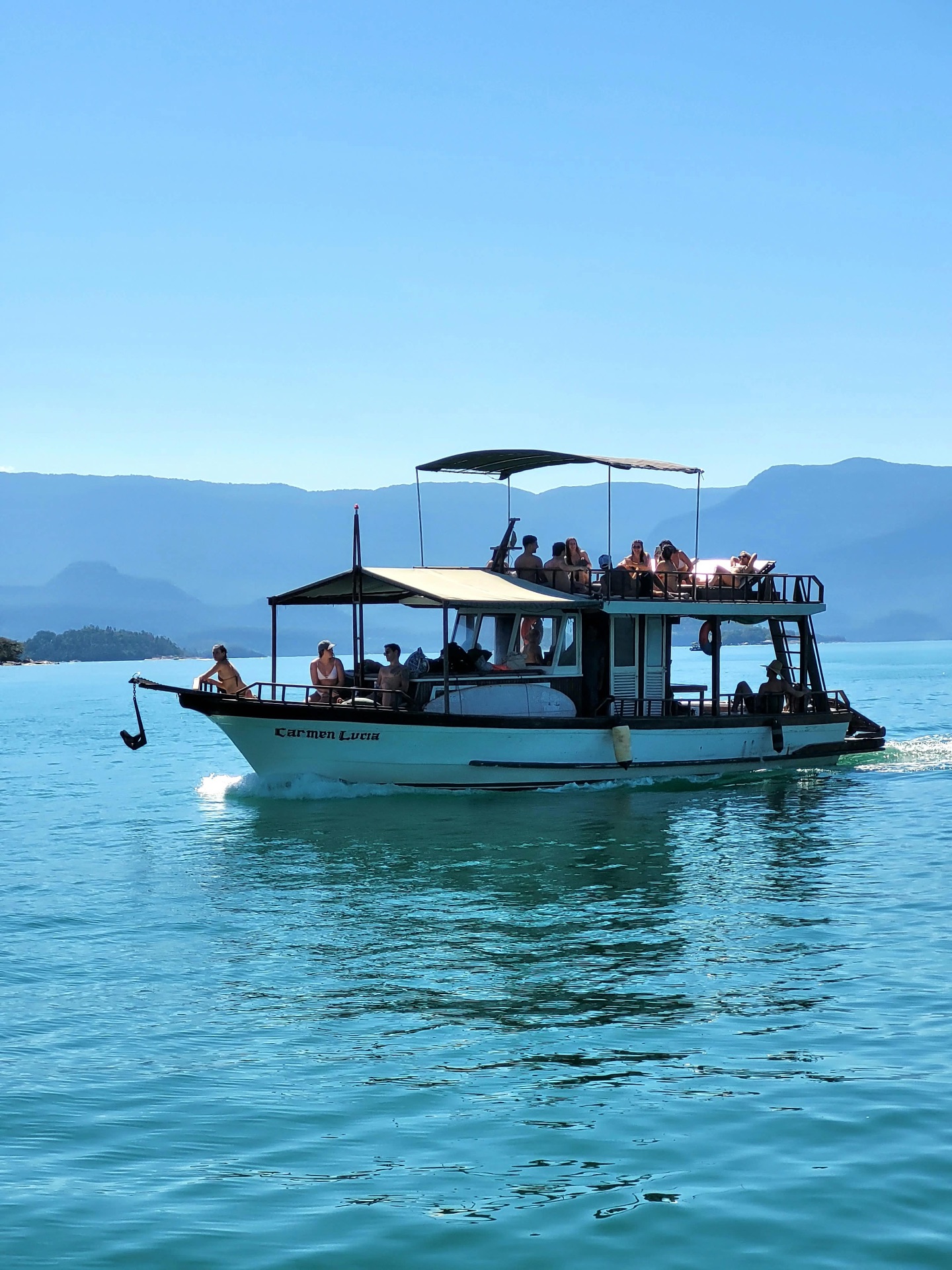Barco Carmen Lucia em Paraty