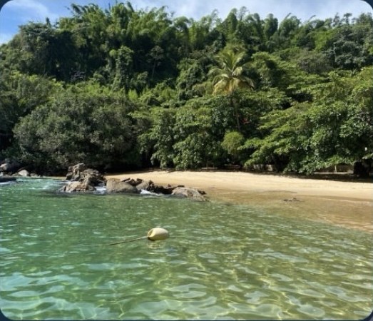 Praia de Santa Rita, no lado sul de Paraty